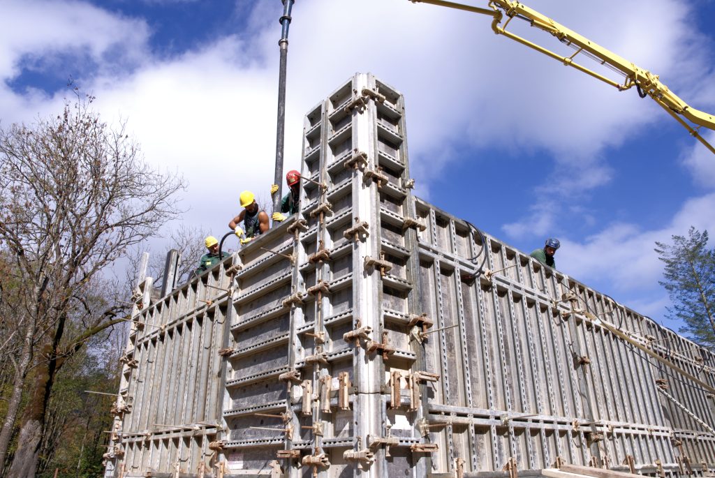 Scheibel Beton Fundament wird gebaut